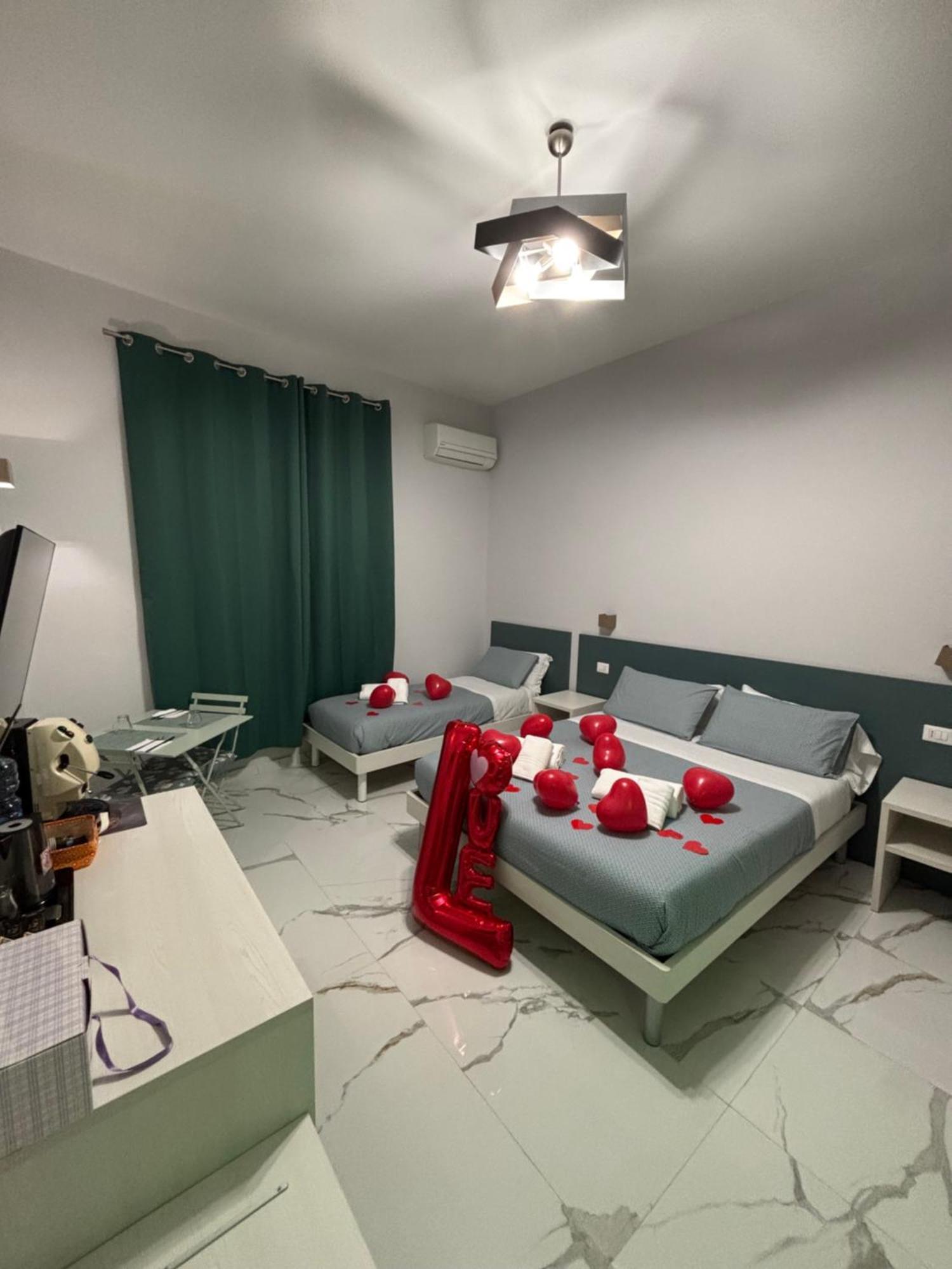 B&B Cadifra Portapiccola เนเปิลส์ ภายนอก รูปภาพ